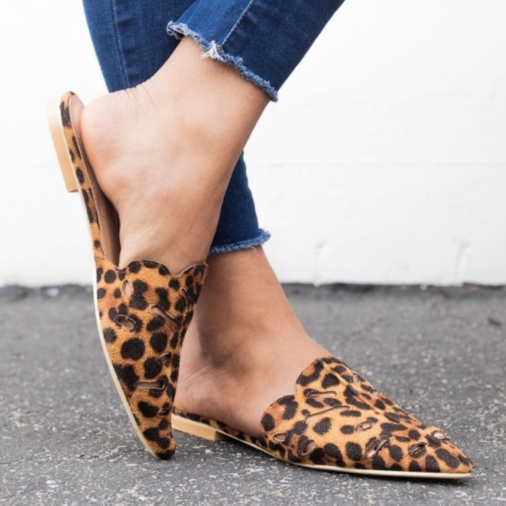 LAST ONE! NWT Vegan Suede Lasercut Leopard Mules - Picture 3 of 4